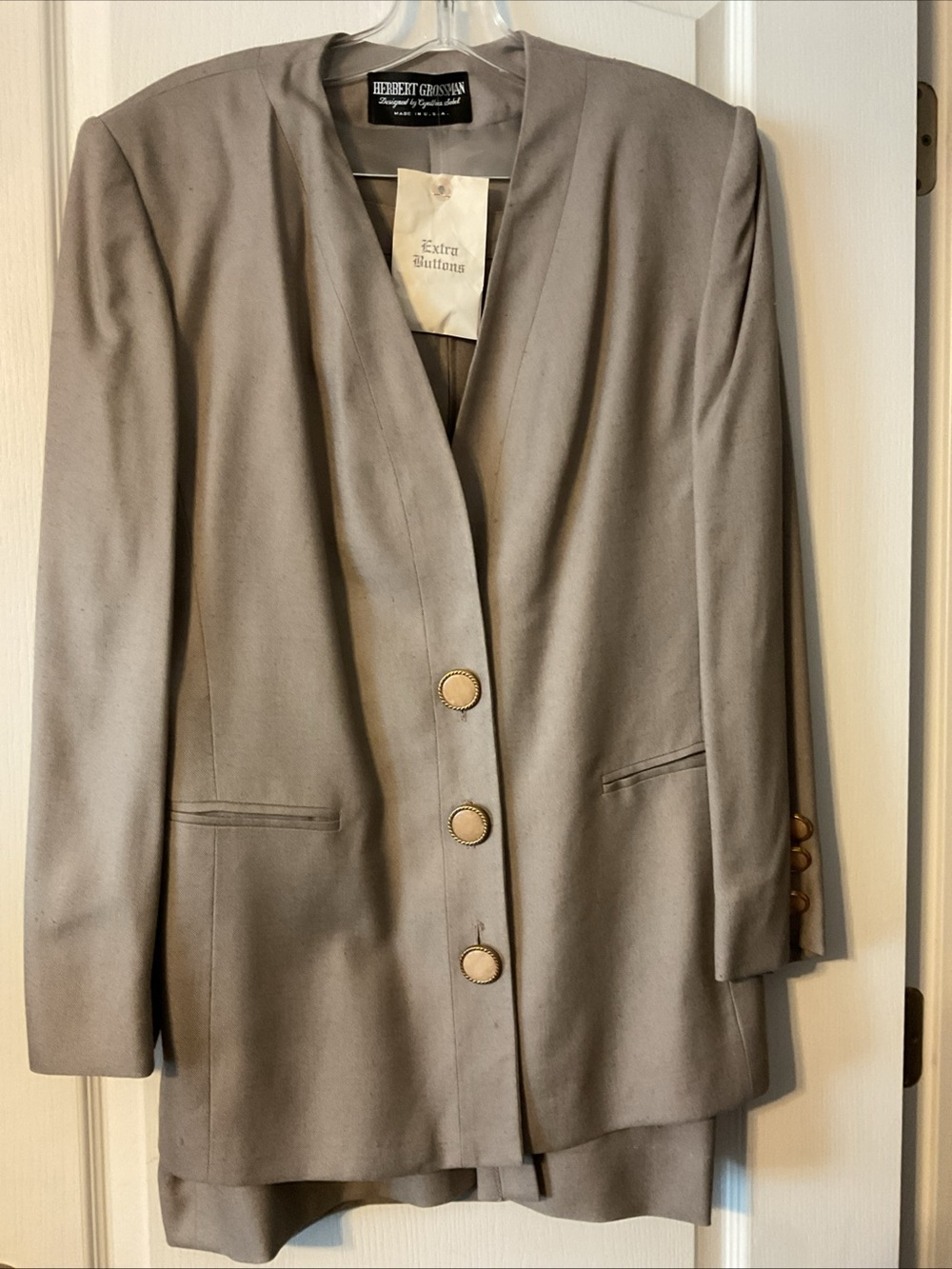 Vintage Herbert Grossman for Talbots Women's Taupe Blazer with Gold Buttons